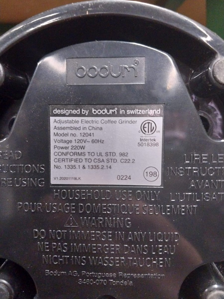 Etiqueta de equipo 120V 60Hz 220W